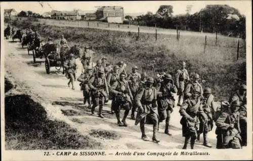 Ak Sissonne Aisne, Sissonne Camp, Ankunft einer Maschinengewehrkompanie