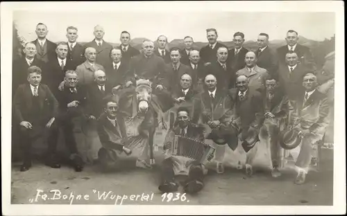 Foto Ak Barmen Wuppertal, Gruppenportrait, Fa. Bohne, 1936