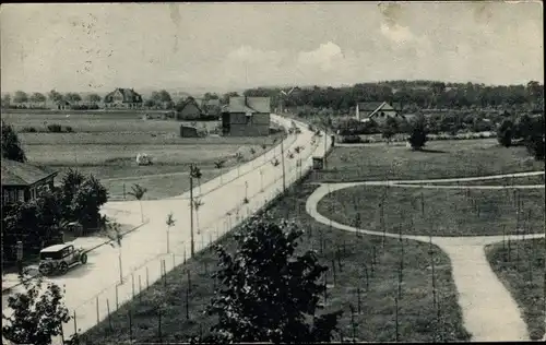 Ak Ostseebad Kölpinsee auf Usedom, Mittelstands Kinderheim, Blick über Sportpark zum Bahnhof