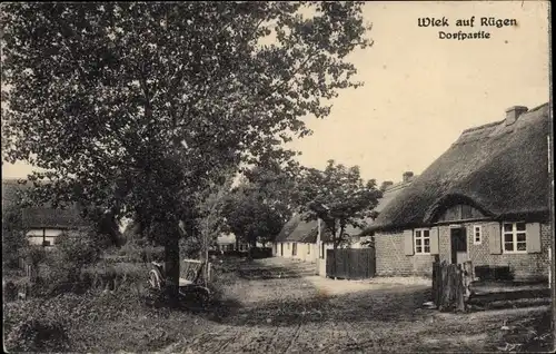 Ak Wiek auf der Insel Rügen, Straßenpartie im Dorf