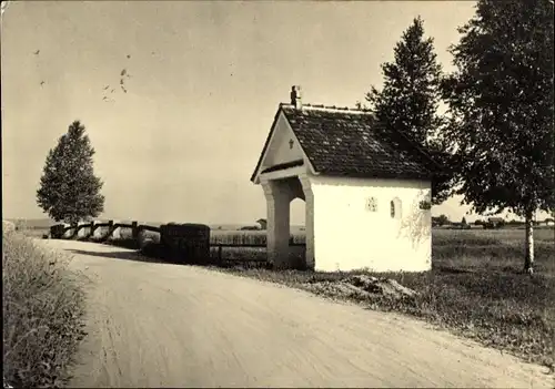 Ak Rothbad Raisting Oberbayern, Kapelle St. Johann Nepomuk, Christus am Wege, Wegkapelle