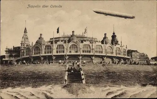 Ak Ostende Westflandern, Zeppelin über der Stadt