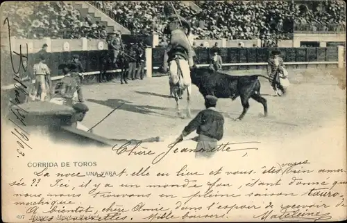 Ak Stierkampf in der Arena, Torero, Stadion, Zuschauer