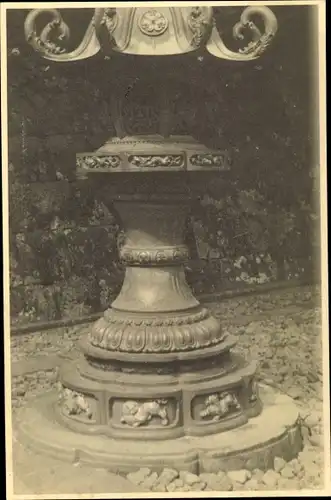 Foto Nikko Präfektur Tochigi Japan, Bronzelaterne, ca. 500 Jahre alt