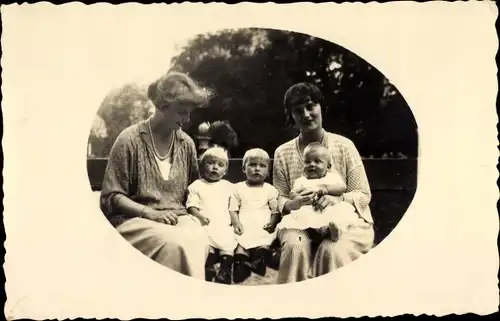 Foto Ak Erbprinzessin Margarete v. Hohenz. Sigmaringen, Mädi, Mimi, Prinzessin Alix, Karl Anton 1922