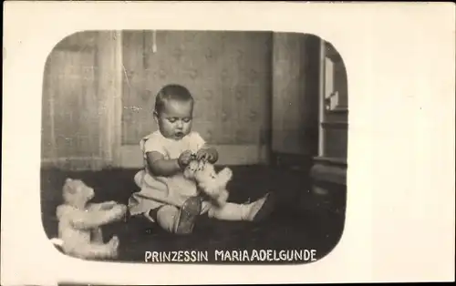 Foto Ak Prinzessin Maria Adelgunde von Hohenzollern Sigmaringen, Teddybär, März 1922