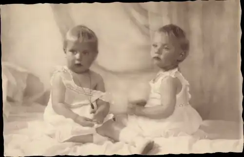 Foto Ak Prinzessinnen Maria Antonia und Maria Adelgunde von Hohenzollern Sigmaringen