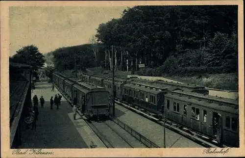 Ak Bad Kleinen in Mecklenburg, Bahnhof, Gleisseite, Eisenbahn