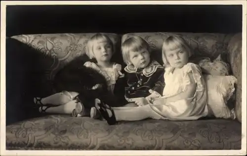 Foto Ak Prinzessinnen Maria Antonia mit Maria Adelgunde von Hohenzollern Sigmaringen, Karl Anton