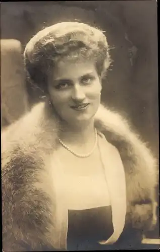 Foto Ak Prinzessin Maria Adelgunde von Hohenzollern Sigmaringen, Portrait