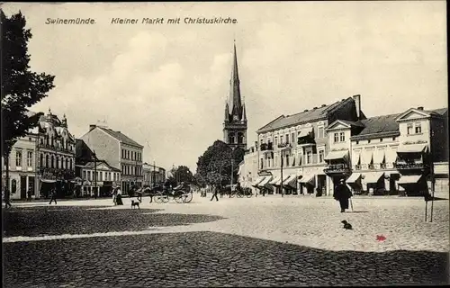 Ak Świnoujście Swinemünde Pommern, Kleiner Markt mit Christuskirche