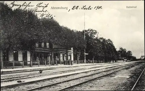 Ak Ahrensburg in Holstein, Bahnhof Gleisseite