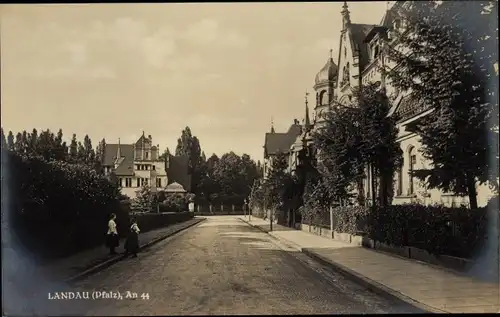 Foto Ak Landau in der Pfalz, Villenpartie An 44, Schillerpark