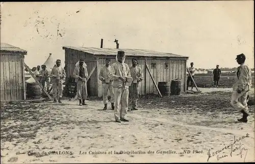 Ak Camp de Chalons Camp de Mourmelon Marne, Küchen und Vertrieb von Schüsseln