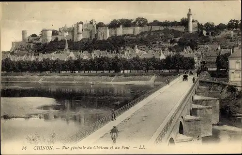 Ak Chinon Indre et Loire, Gesamtansicht des Schlosses und des Hafens