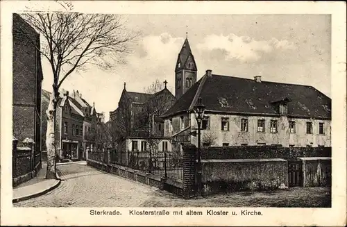 Ak Sterkrade Oberhausen am Rhein, Klosterstraße mit altem Kloster und Kirche