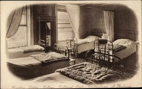 Ak Cheltenham Gloucestershire England, Ursuline Ladies College, Fullwood Park, Schlafzimmer