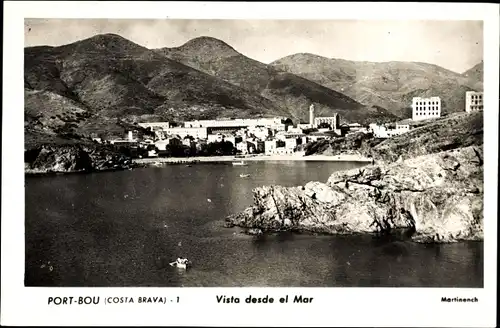 Ak Portbou Katalonien, Blick vom Meer, Bucht, Hafen, Ort