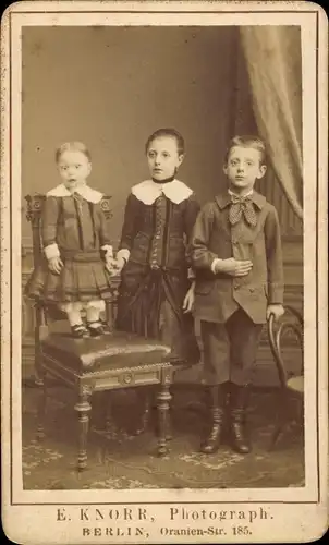 CdV Berlin, Emma, Clara und Oskar Blau, Portrait, ca. 1885