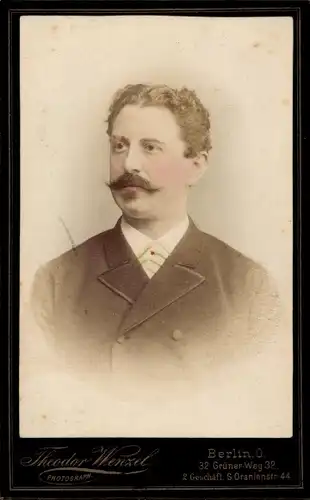 CdV Berlin, Fleischermeister Oskar Blau, Portrait, ca. 1892