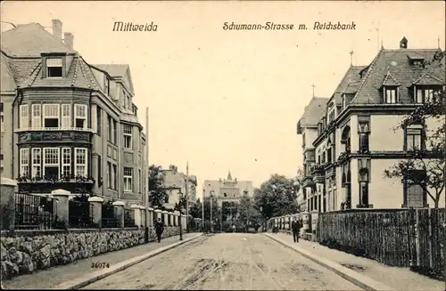 Ak Mittweida, Schumann Straße mit Reichsbank, Straße
