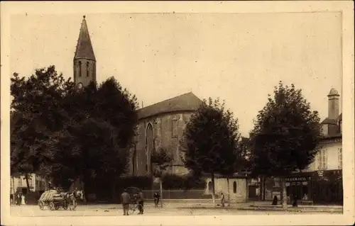 Ak Tarbes Hautes Pyrénées, Place Marcadieu, Kirche Sainte-Therese