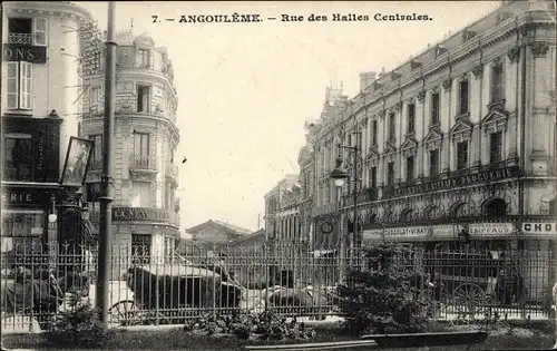 Ak Angoulême Charente, Rue des Halles Centrales