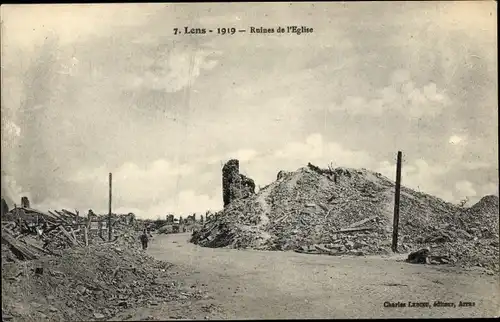 Ak Lens Pas de Calais, Ruinen der Kirche