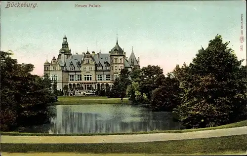 AK Bückeburg, Parkanlage, Blick zum neuen Palais, Teich