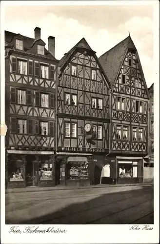 Ak Trier an der Mosel, Fachwerkhäuser, Geschäft Wilhelm Böhrer