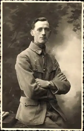 Foto Ak Französischer Soldat in Uniform, Portrait