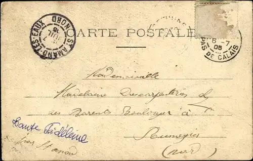 Ak Junge und Mädchen beim Gebet an einem Kreuz