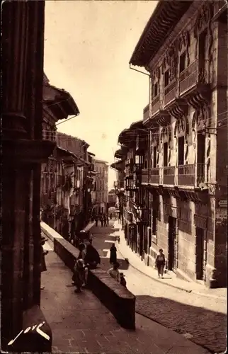 Ak Fontarabie Baskenland, die Grande Rue vue de l'Eglise