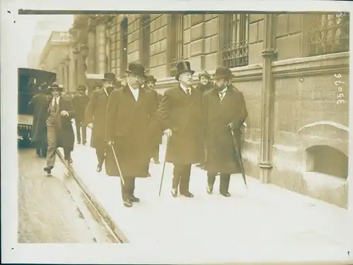 Foto Paris VIII., Die neuen Minister Noulens und Monis verlassen den Elysee, 9. Dezember 1913