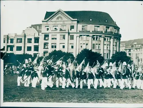 Foto Dallgow Döberitz im Havelland, Truppenparade vor Kaiser Wilhelm II, 1913
