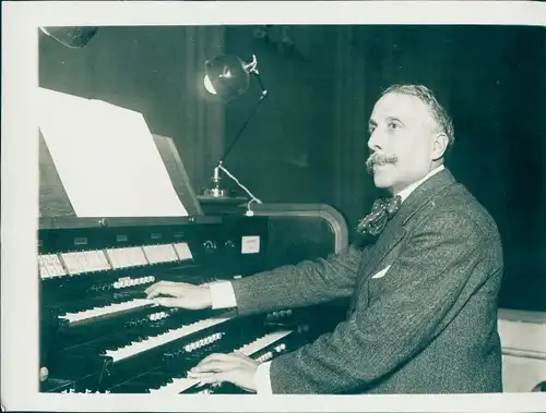 Foto Komponist Henri Libert, Portrait