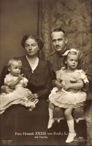 Ak Prinz Heinrich XXXIII. von Reuss jüngere Linie, Familienportrait
