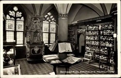 Ak Bernkastel Kues an der Mosel, St. Niklaus-Hospital, Bibliothek