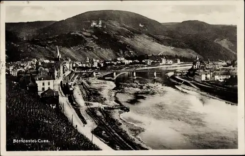 Ak Bernkastel Kues im Moseltal, Gesamtansicht