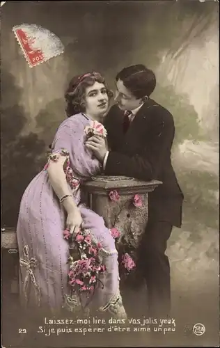 Ak Liebespaar, Rosenblüten