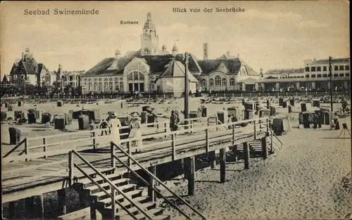 Ak Świnoujście Swinemünde Pommern, Kurhaus, Seebrücke, Strand