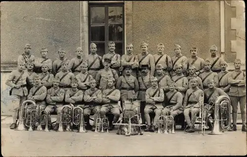 Foto Ak Französische Soldaten in Uniformen mit Musikinstrumenten