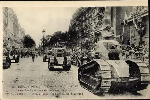 AK-Siegesparade, 14. Juli 1919, Panzer auf den Grands Boulevards