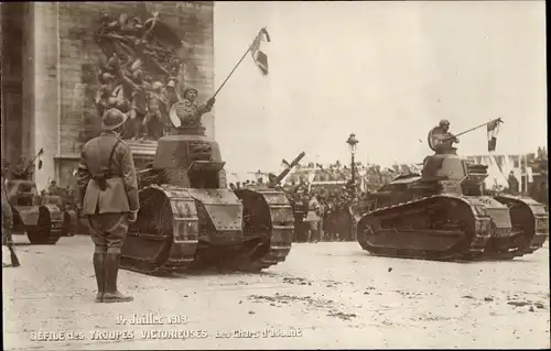 AK 14. Juli 1919, Parade siegreicher Truppen, Sturmpanzer