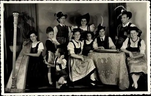 Ak Innsbruck in Tirol, Breinössl, Sängergruppe Tyrol, Tiroler Tracht, Harfe