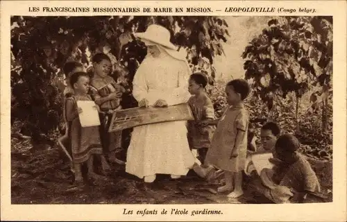 Ak Léopoldville Kinshasa DR Kongo Zaire, Franziskanermissionare, Kinder der Guardian School