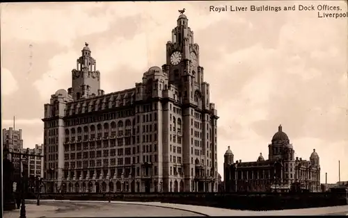 Ak Liverpool Merseyside England, Royal Liver Buildings, Hafenbüros