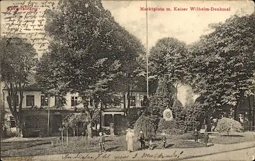 Ak Ahrensburg in Holstein, Marktplatz, Kaiser-Wilhelm-Denkmal