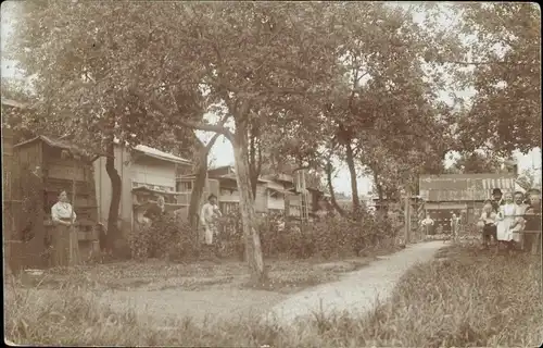 Foto Ak Frankfurt am Main, Stadtrand, Anwohner, Häuser