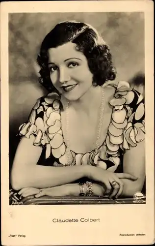 Ak Schauspielerin Claudette Colbert, Portrait